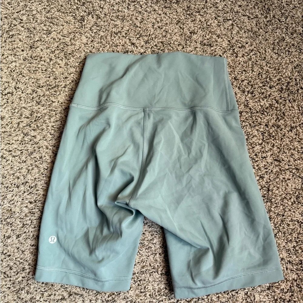 Lululemon Wunder Train Contour Fit High-Rise Short